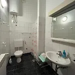 Gorana With Swimming Pool Daire