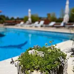 Gorana With Swimming Pool Daire *