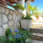 Gorana With Swimming Pool Jelsa (Hvar)