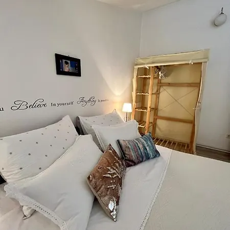 Gorana Apartman With Swimming Pool Apartmán Jelsa (Hvar)