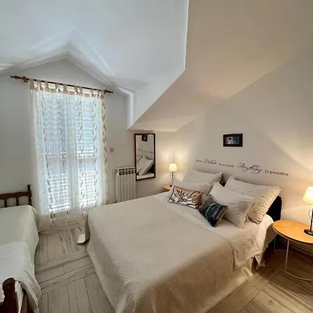Gorana Apartman With Swimming Pool
