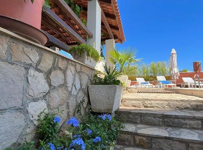 Gorana With Swimming Pool * Jelsa (Hvar)