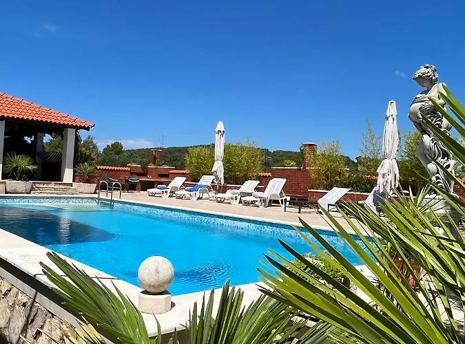 Gorana With Swimming Pool 아파트