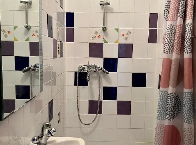 Gorana With Swimming Pool 아파트